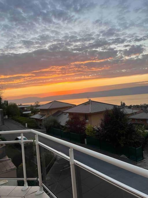 Magnifique Appart Renove Evian Duplex Vue Lac 8 Pers Luaran gambar
